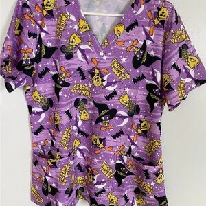 Looney Tunes Women’s Spooky Tweety Bird Halloween Scrub Top size large